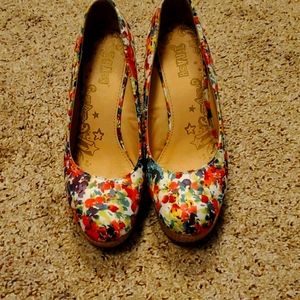 Woman's shoes/wedges